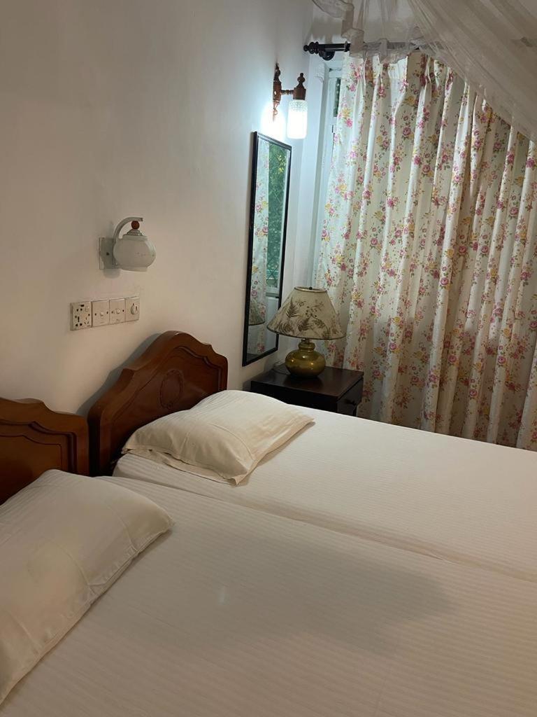 Kandy Inn Madugalle'S Family Guest House Esterno foto