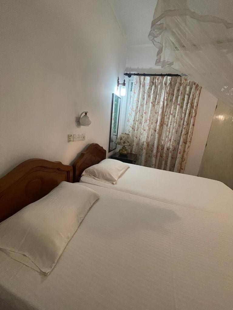 Kandy Inn Madugalle'S Family Guest House Esterno foto