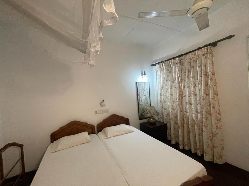 Kandy Inn Madugalle'S Family Guest House Esterno foto