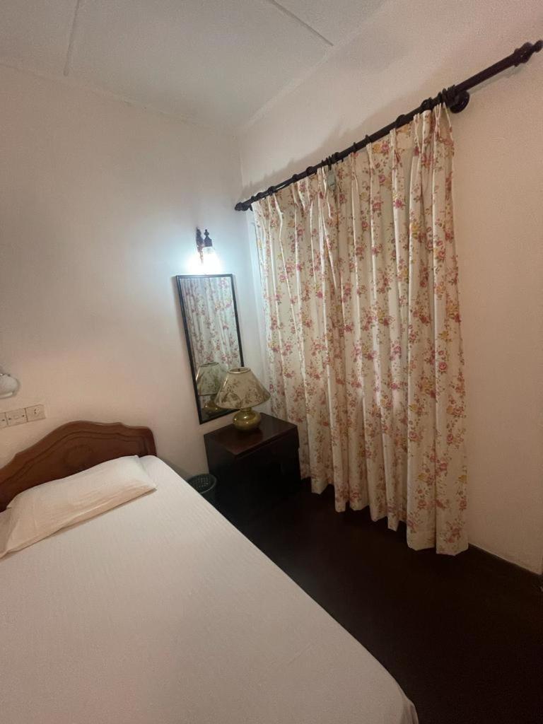 Kandy Inn Madugalle'S Family Guest House Esterno foto