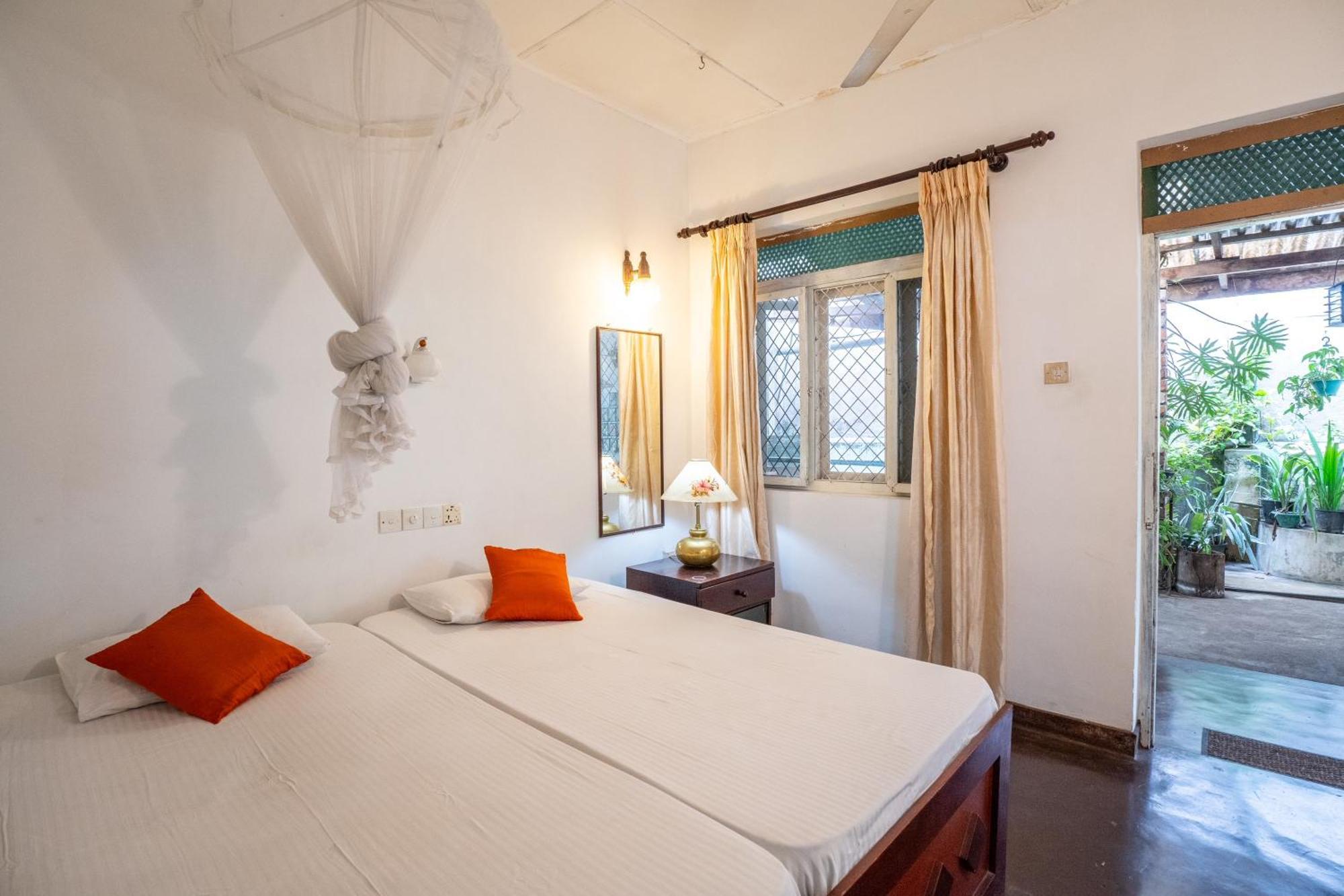 Kandy Inn Madugalle'S Family Guest House Esterno foto