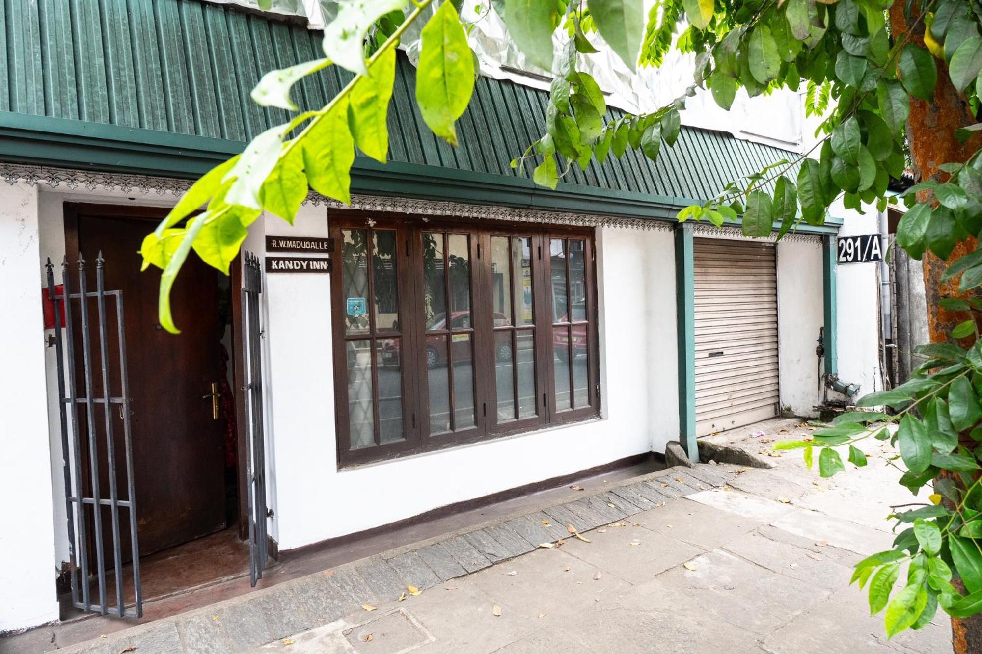 Kandy Inn Madugalle'S Family Guest House Esterno foto