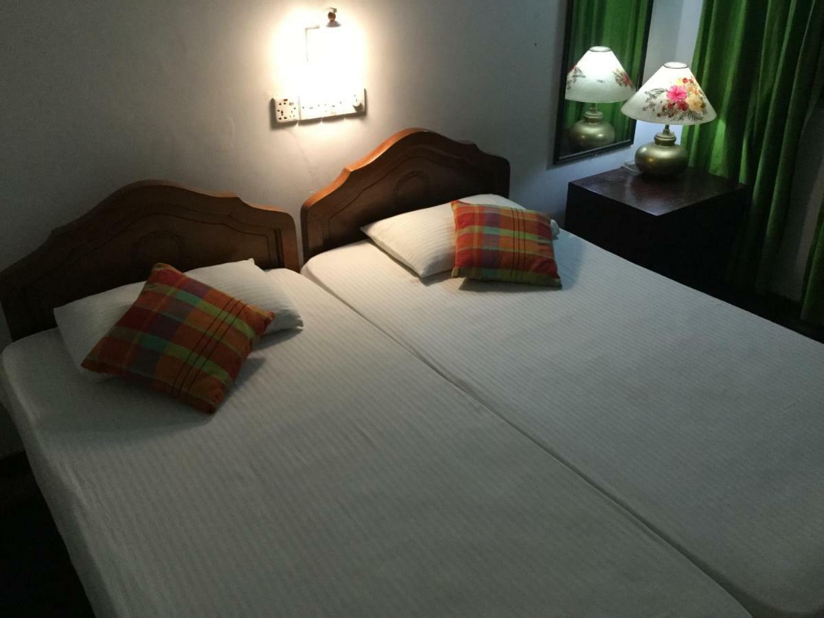 Kandy Inn Madugalle'S Family Guest House Esterno foto